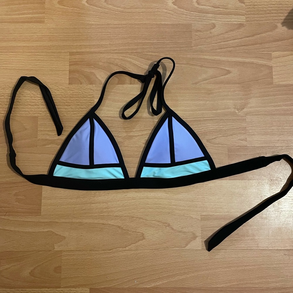 Triangl ‘look-a-like’ Bikini Top - Picture 2 of 6